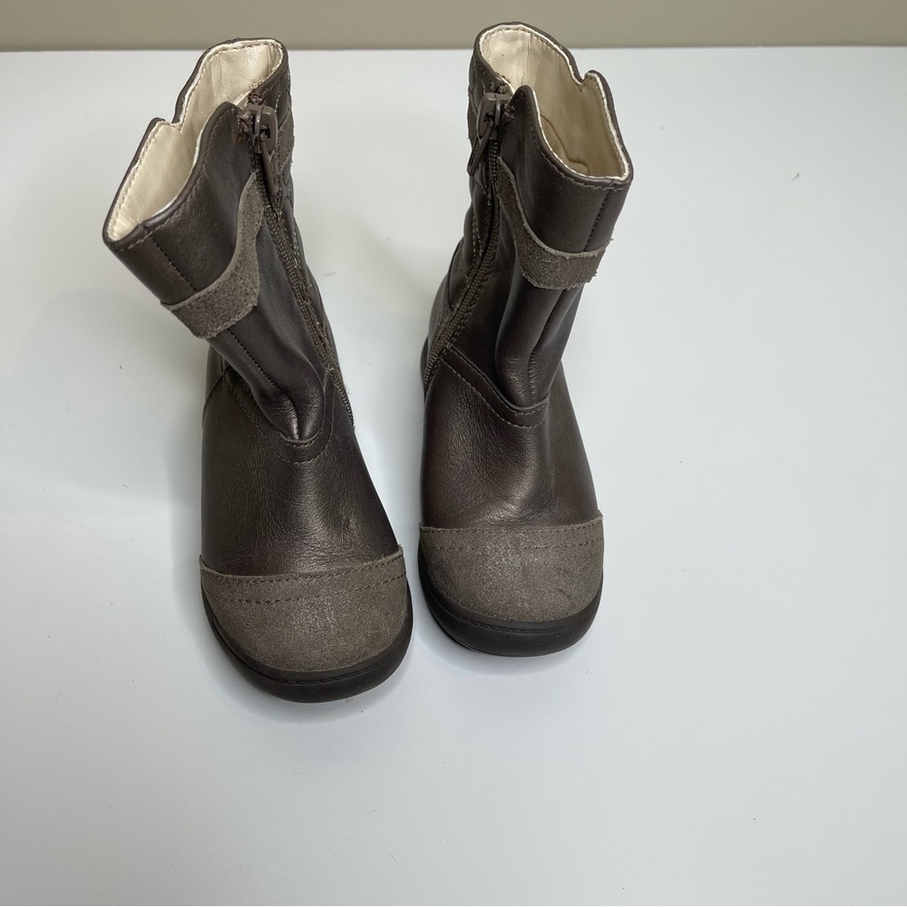 Clarks leather toddler zip up boots